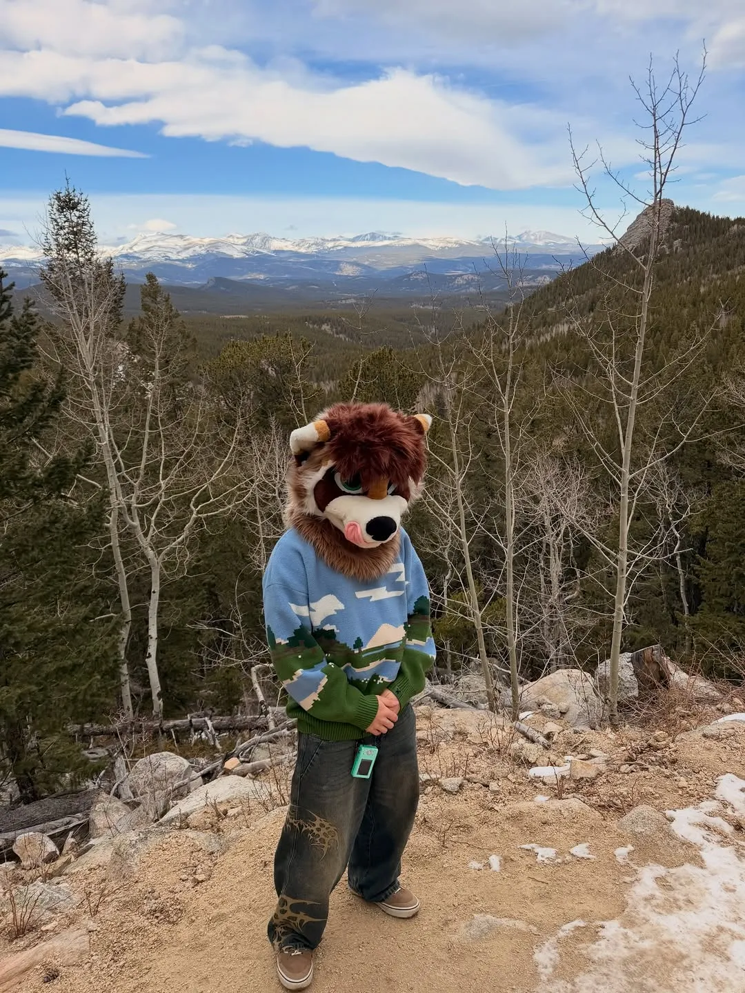 Photo by spoon on February 20, 2026. May be an image of bear, brown bear, Mount Rushmore, park and text.