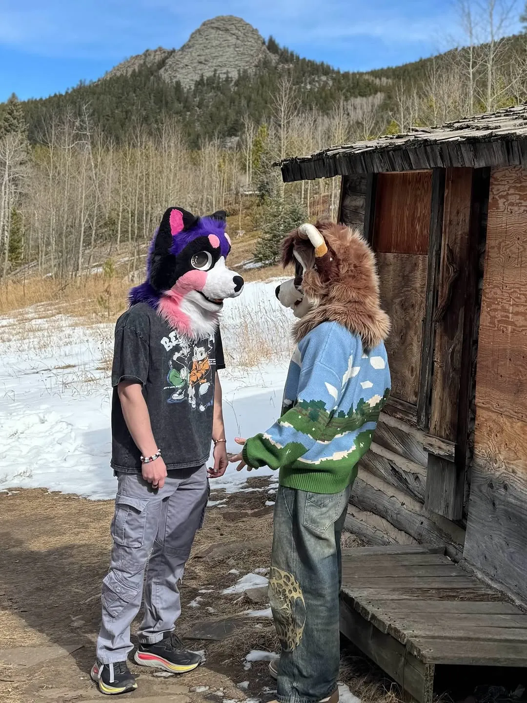 Photo by spoon on February 12, 2026. May be an image of standing, headdress, costume, fur and text.