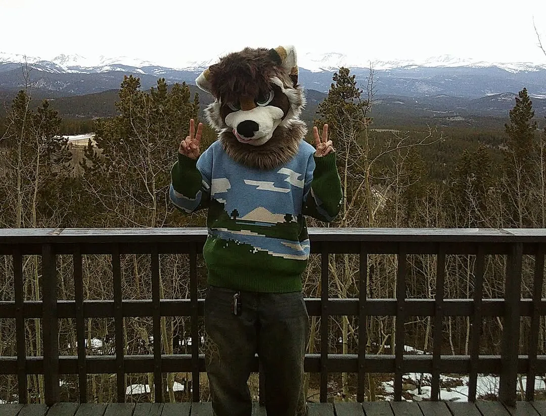Photo by spoon on February 13, 2026. May be an image of wolf, fur, snowsuit, ski slope, park and text.
